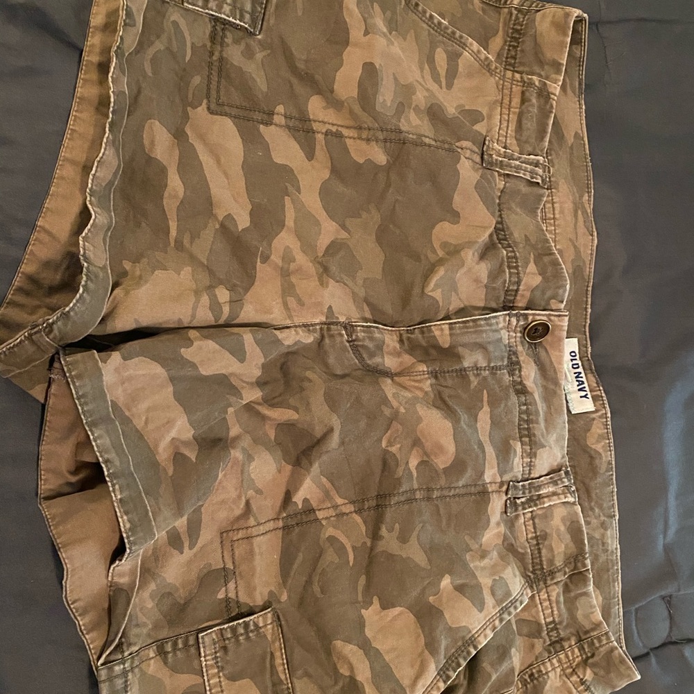 Old Navy Women's Shorts Camo